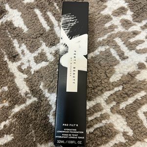 Fenty Beauty Hydrating Longwear Foundation